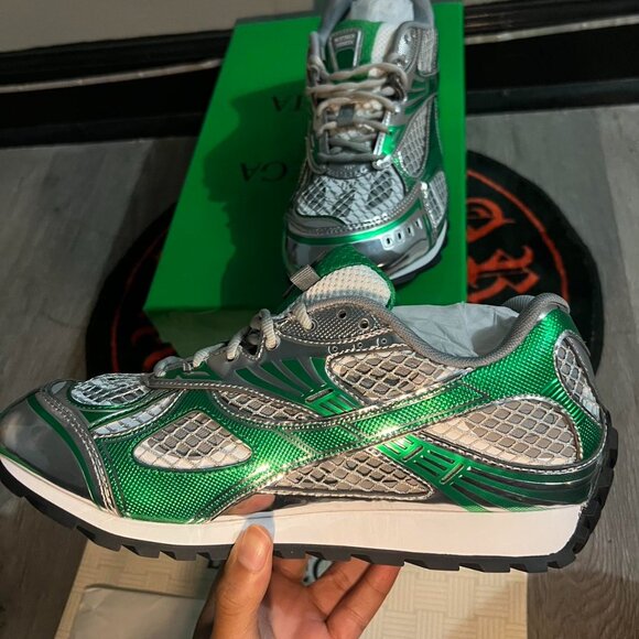 Bottega Veneta Men's Silver and Grey Trainers - Picture 4 of 5